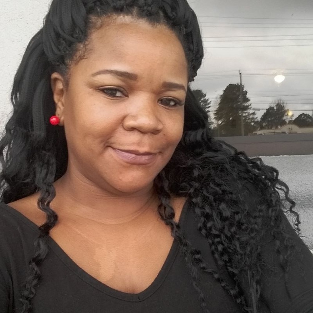 Meet your Posher, Charline